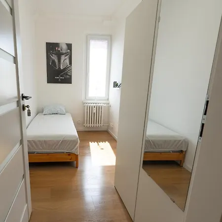For Six Adventurers Apartamento